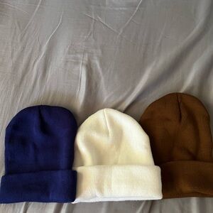 pack of three beanies